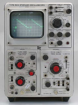 Tektronix 564 oscilloscope à mémoire (1963)